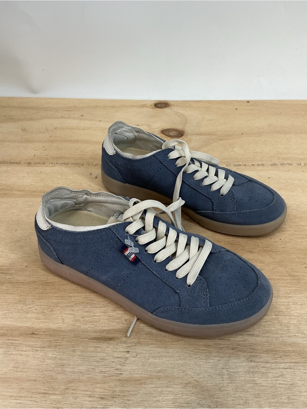 Seavees Casual Blue Suede Sneakers with Cream Laces Size 6
